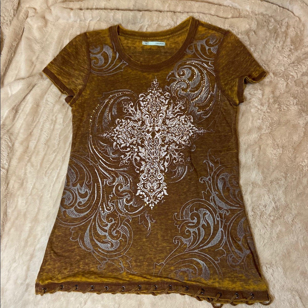 Maurices Lg top with Gold Embelishment